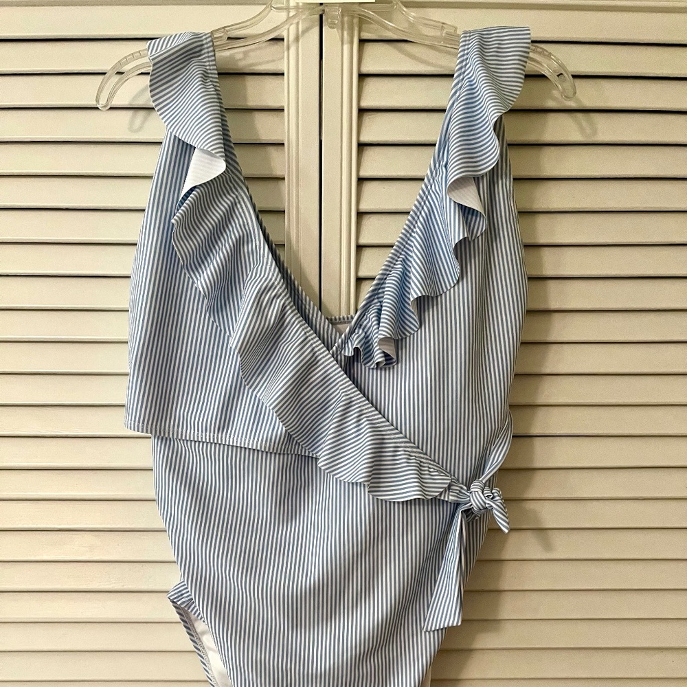 Kindred Bravely Maternity & Nursing Swimsuit - Size Medium Busty